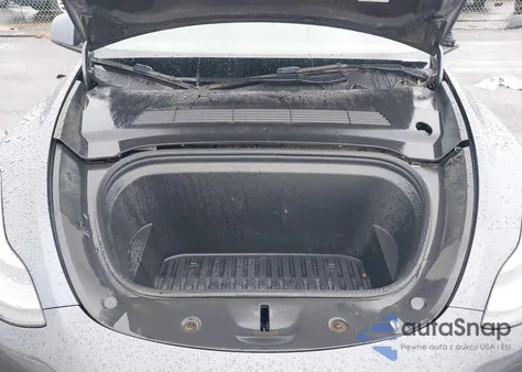 2023 Tesla Model Y Awd/Long Range Dual Motor All-Wheel Drive z USA, uszkodzony, nr VIN 7SAYGDEE8PF842237